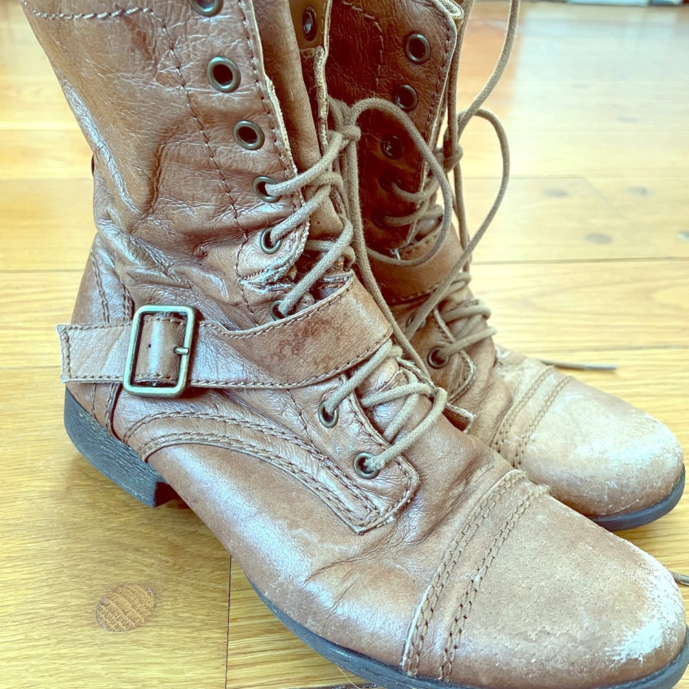 Lace up leather boots
